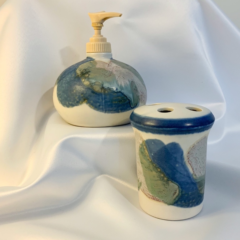 Rare Kravec Studios Pottery Soap Dispenser & Toothbrush Holder Set